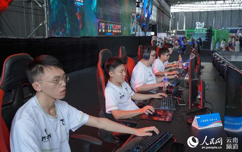 成为他们面 成为他们面