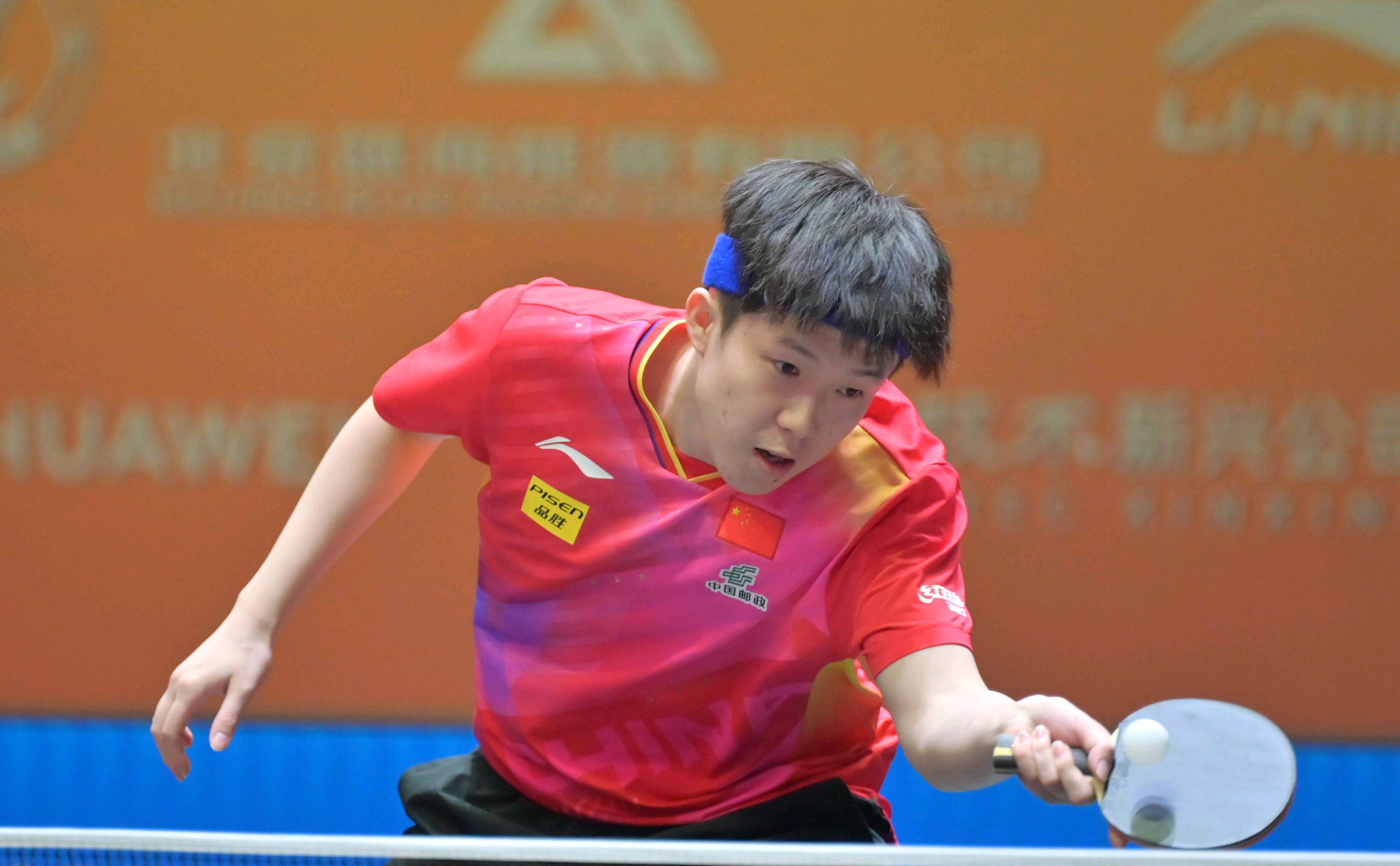 身穿紧身运 身穿紧身运