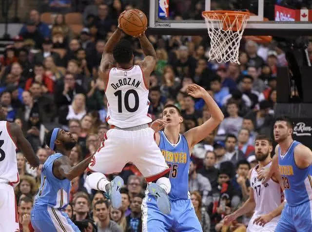 球员们之间 球员们之间